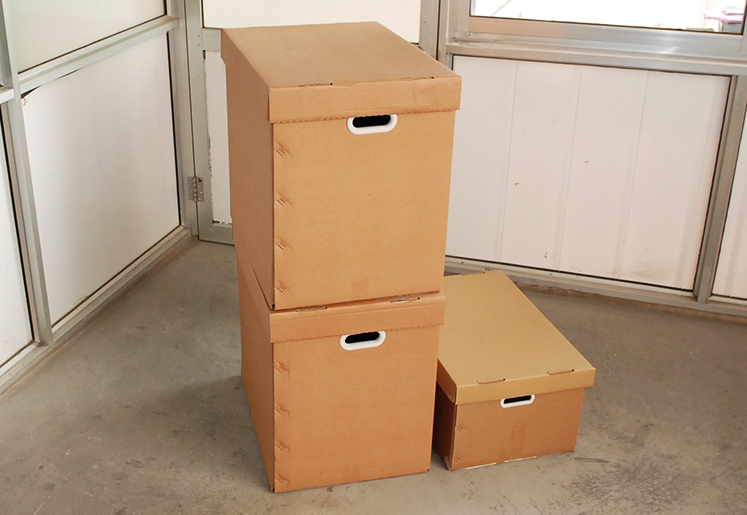 各种尺寸的超硬型搬家纸箱